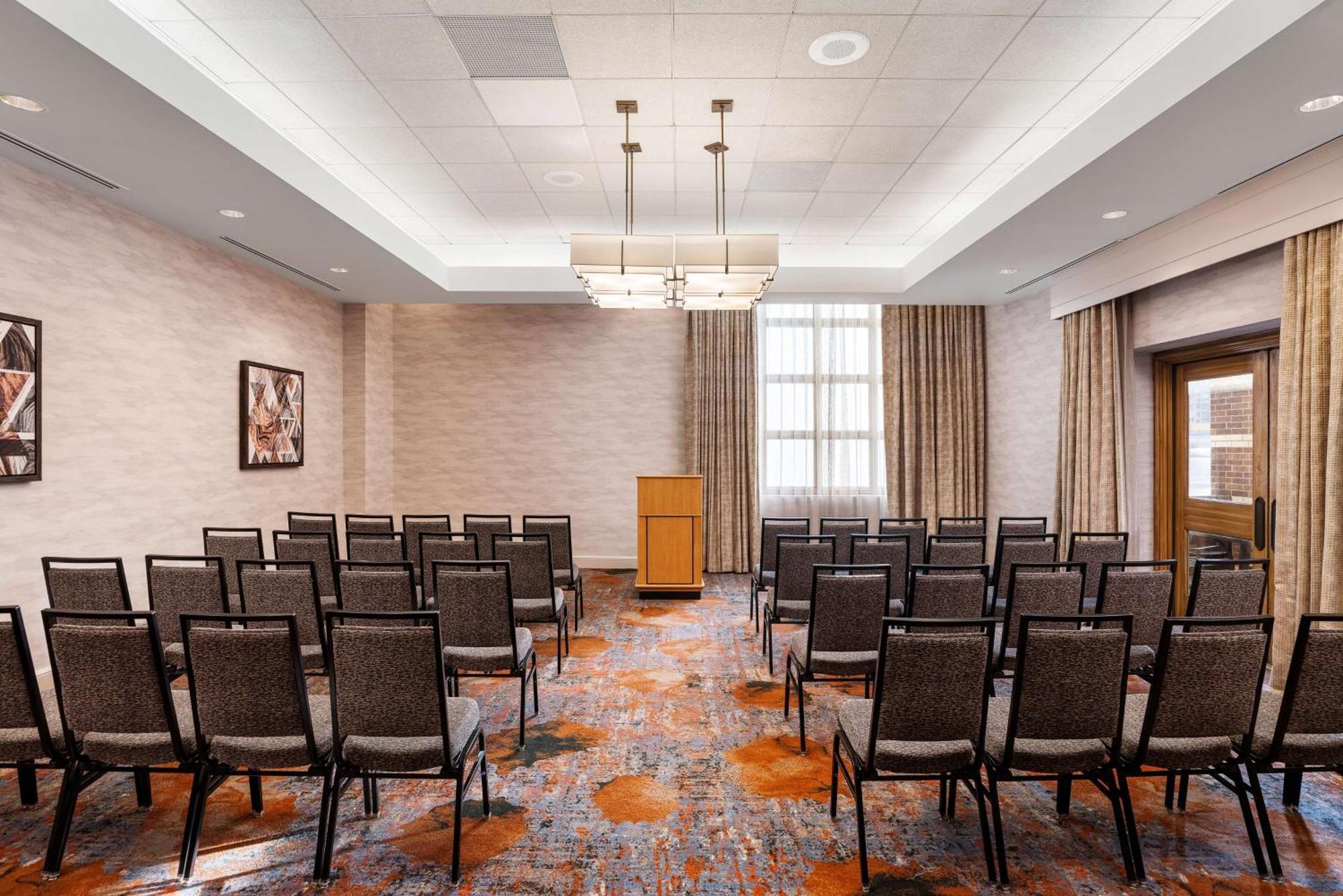 Doubletree Suites By Hilton Austin Downtown Capitol Dış mekan fotoğraf